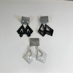 𝅺vintage Black And White Earrings Lot of 5 Retro NOS